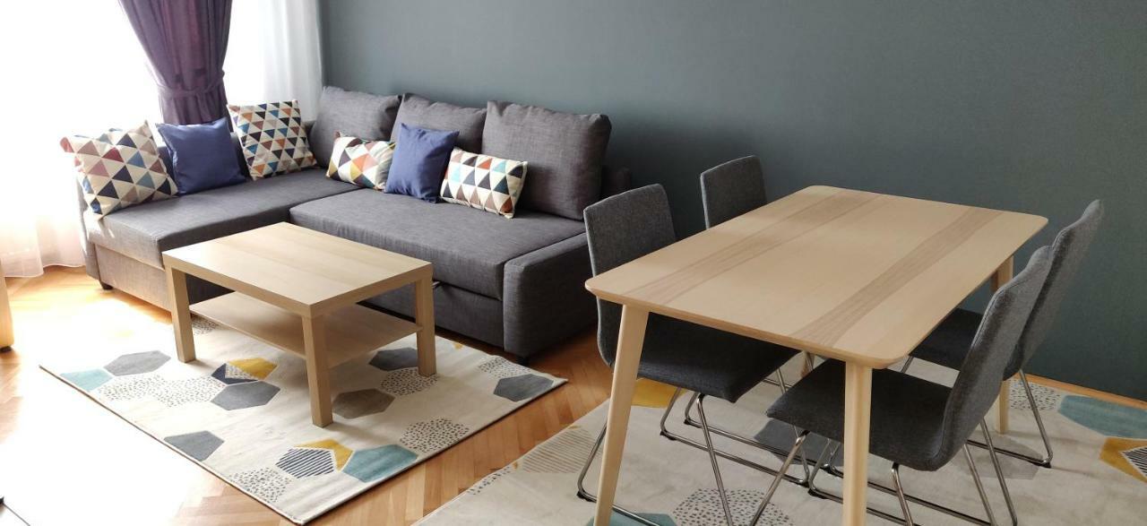 Modern And Cozy Apartment Piteşti Buitenkant foto