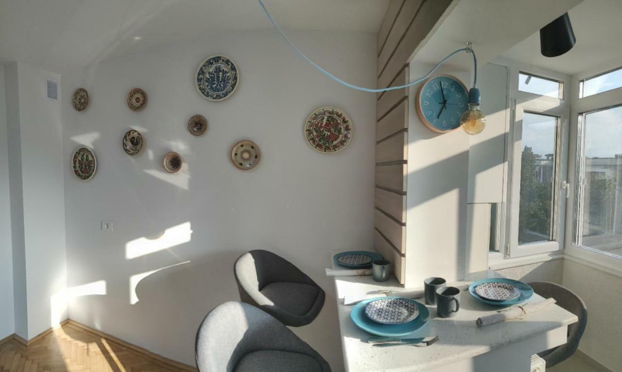 Modern And Cozy Apartment Piteşti Buitenkant foto